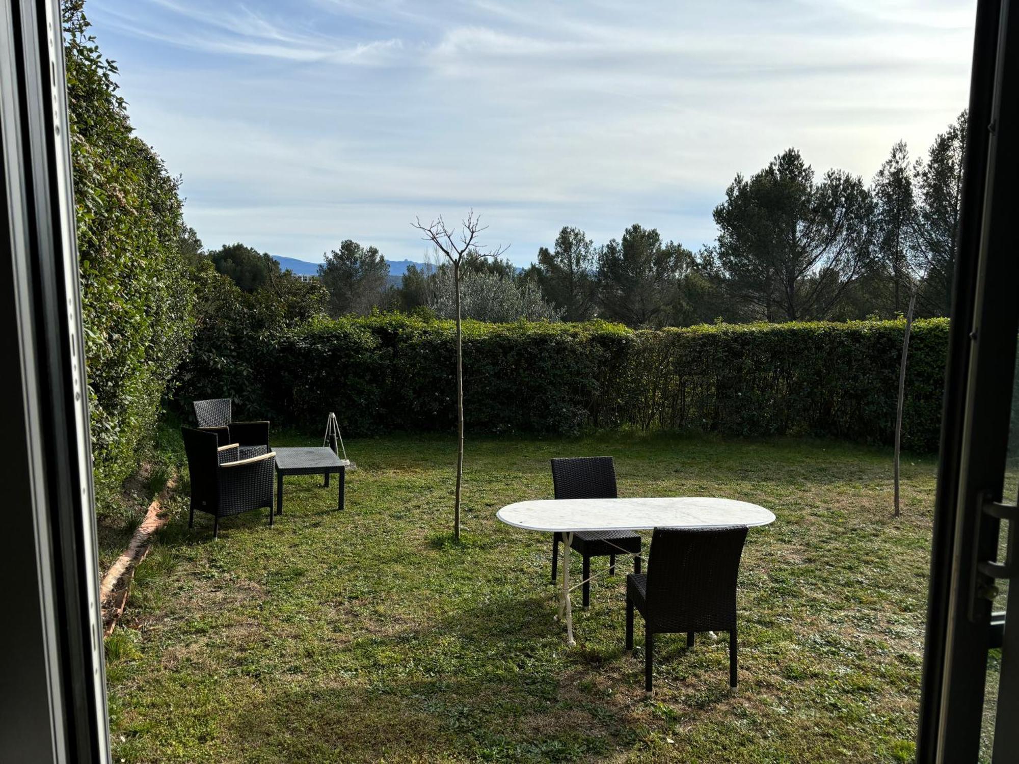 Le Mas Des Pignes -Adults Only Aix-en-Provence Exterior foto
